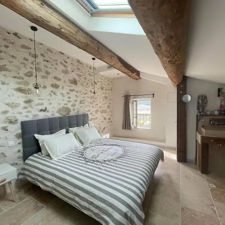 Apartment De Charme Sud Luberon Classe 4 Etoiles *
